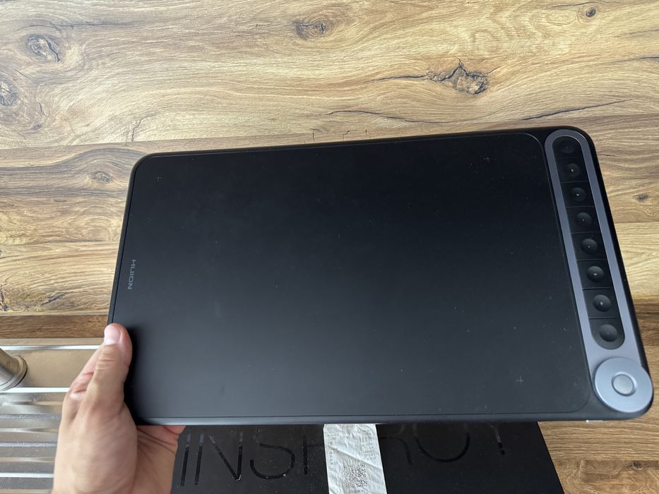 Графічний планшет Huion Inspiroy Dial Q620M в ідеалі