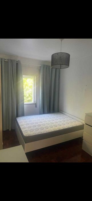 Alugo quarto em Linda a Velha