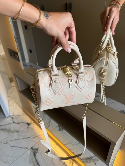 Louis Vuitton Speedy Bandoulière 20 Ivory/Peach Monogram / сумочка