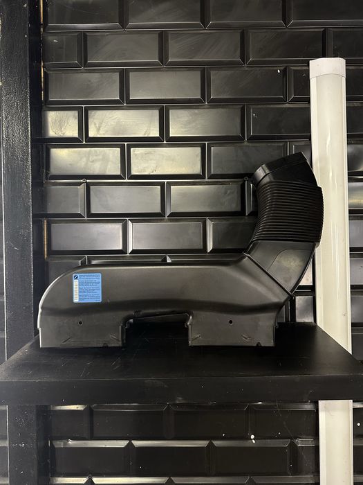 Wlot Kanał Dolotowy Powietrza BMW E90/E92/E93/E60