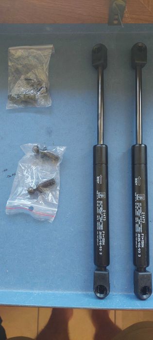 Sprężyny gazowe siłowniki KROSNO 21473 2szt Zetor DACH