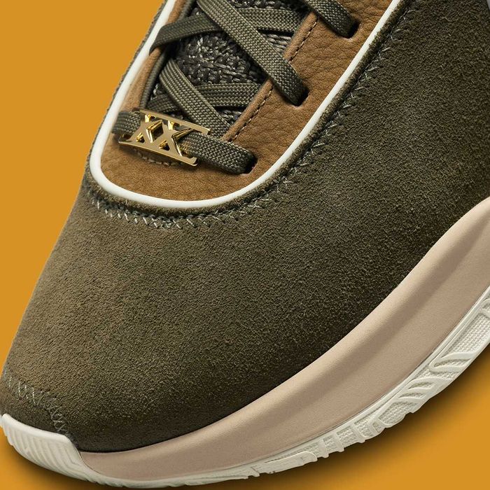 Баскетбольні кросівки Nike LeBron 20 XX оригінал