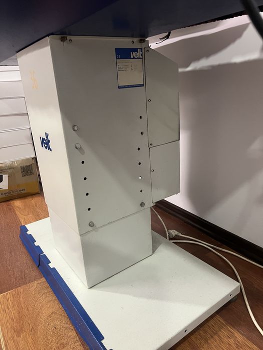 Промисловий німецький прасувальний стіл veit з витяжкою