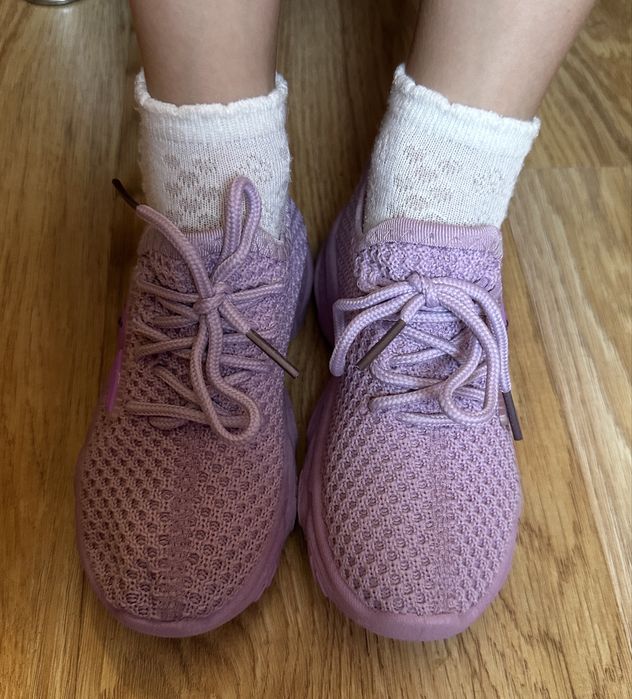 Кросівки на дівчинку