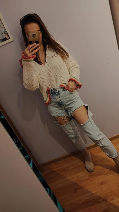 Spodnie jeansowe dziury bershka