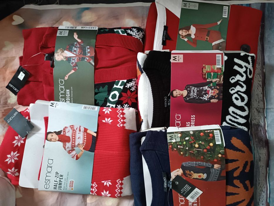 Новорічні  жіночі светрики , тунічки