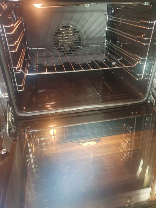 Духова шафа  Smeg