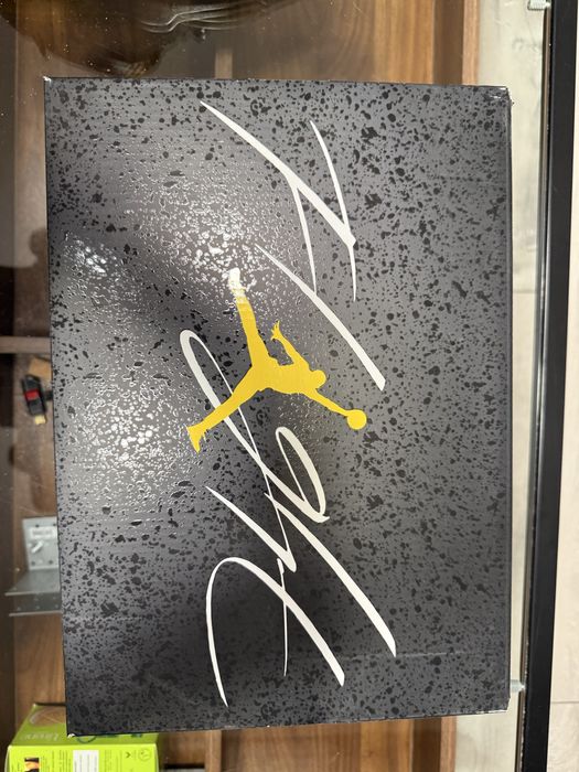 Jordan 4 yellow thunder
