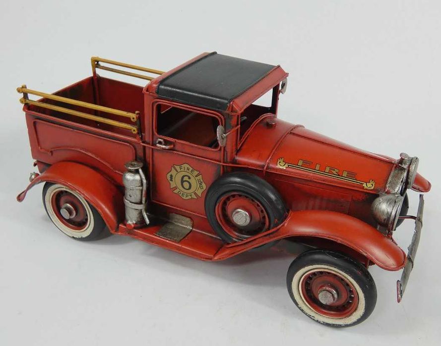 Duży metalowy WÓZ STRAŻACKI pick-up pojazd RETRO 28,5 cm