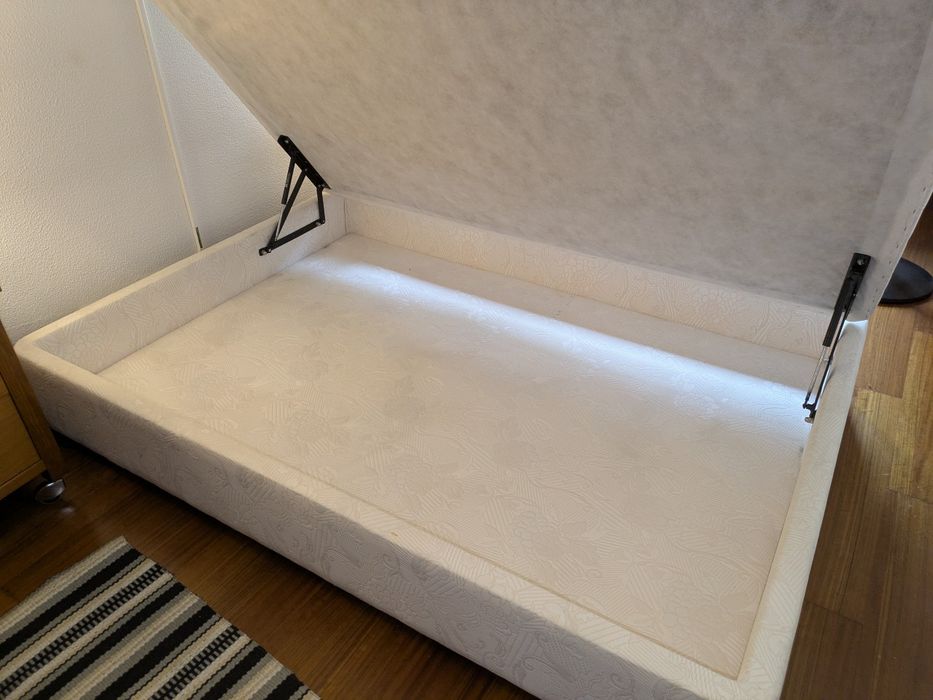 Cama de Casal 140x200 + Colchão