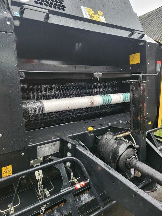 Prasa New Holland BR 6090 Roll Bar 125