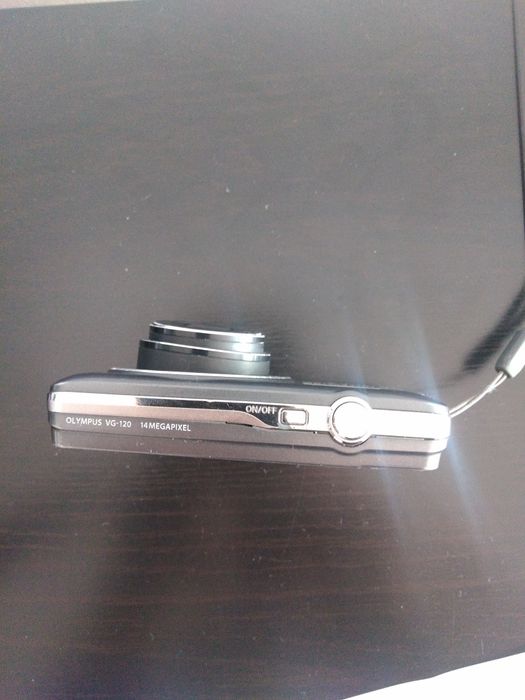 Câmara fotográfica OLYMPUS VG-120 14MP para peças/recuperar