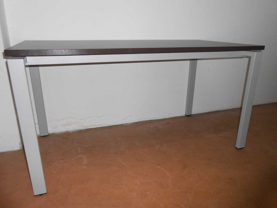 Secretária / Mesa em Melamina