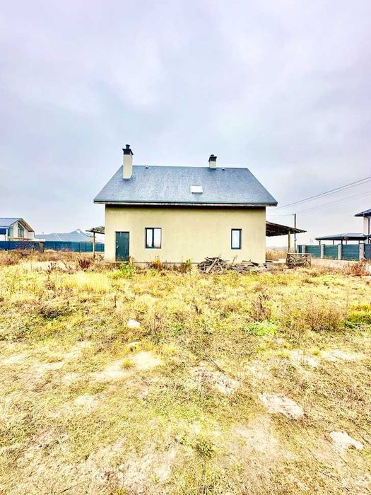 Будинок по вулиці Гранатовій. Котеджне містечко Міжріччя. Хотянівка. Вишгородський район. Київ 15 хвилин.