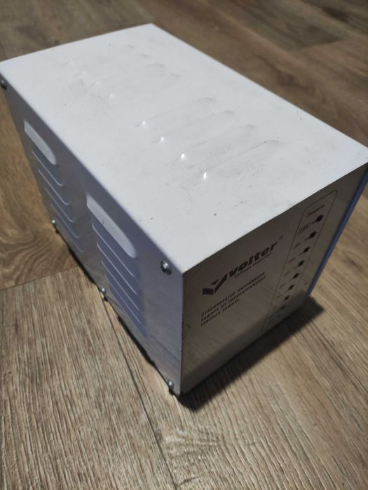 Стабілізатор напруги Volter 2.2кВт