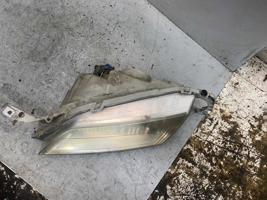 Mazda Premacy Lampa Lewa Przednia Lewy Przód LP