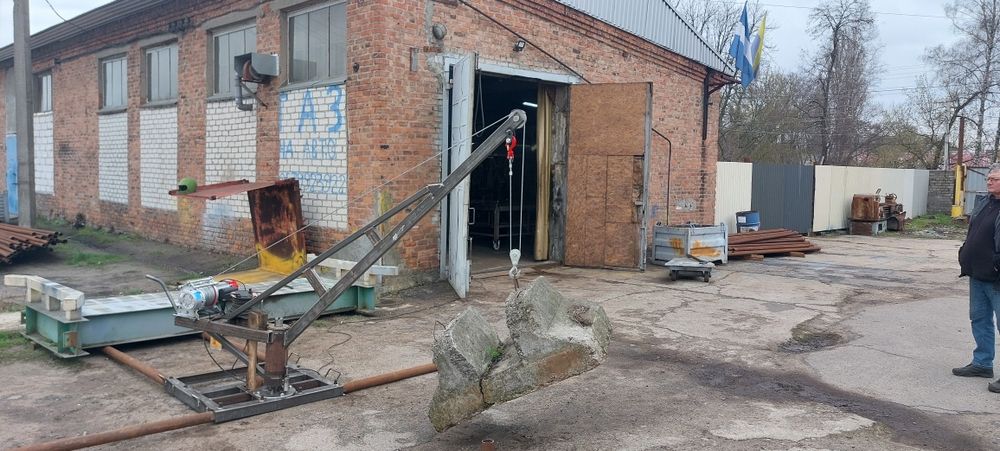 Кран будівельний Піонер 500кг