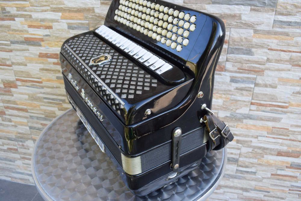 Acordeao Paolo Soprani Paolo X  5 Voz 120 Baixos,N 281