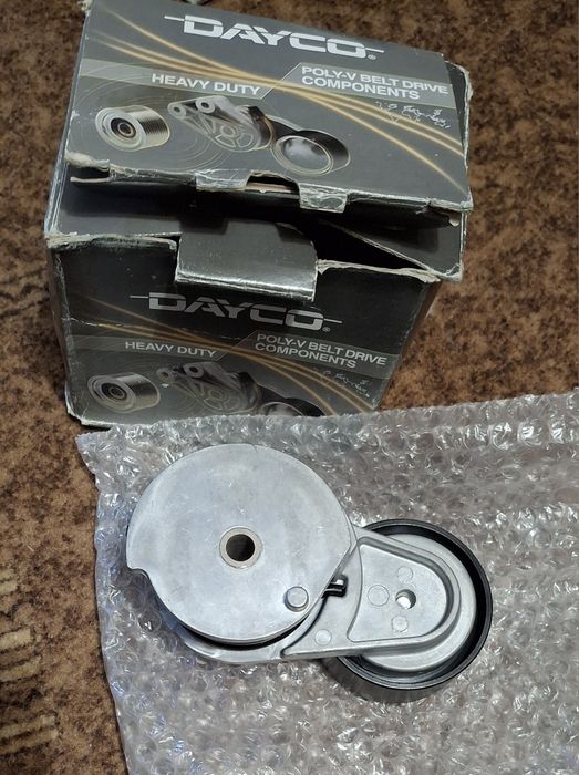 Продам натяжитель ремня