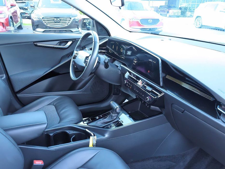 Kia Niro EX Hybrid      2023