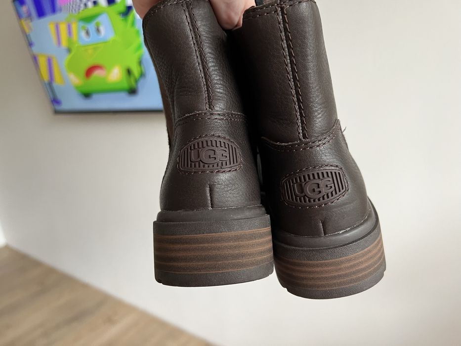 Продам нові оригінальні челсі ugg 36розмір