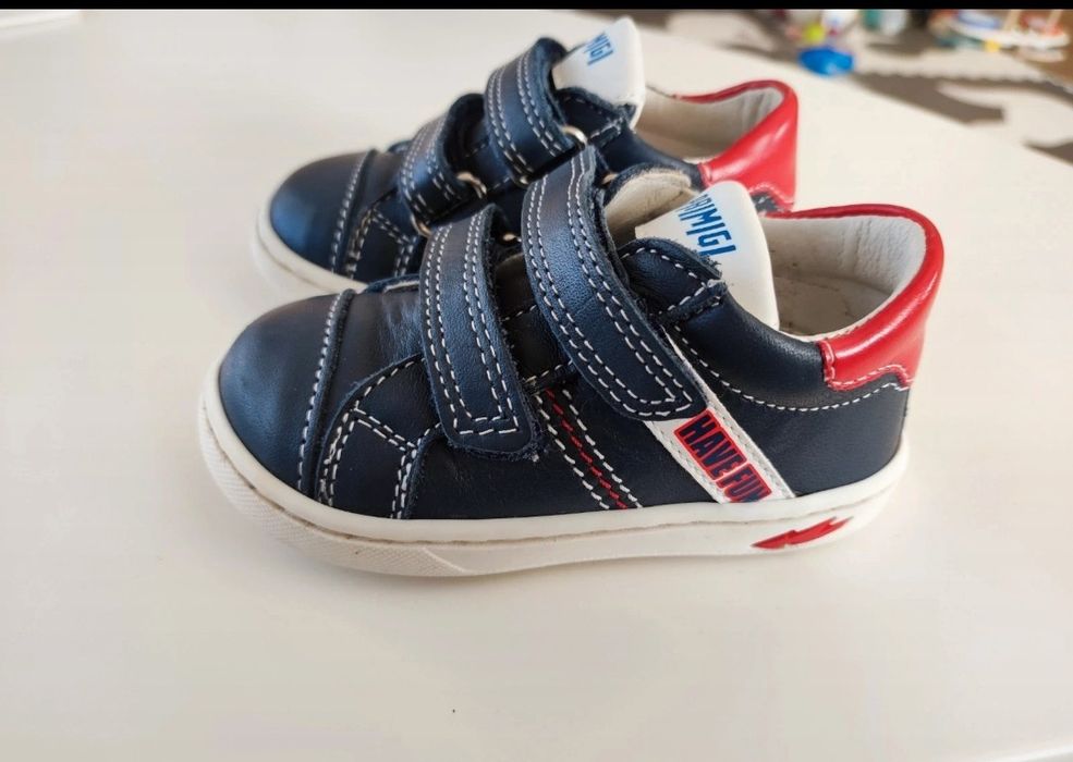 Buty chłopięce Primigi r. 20 adidasy
