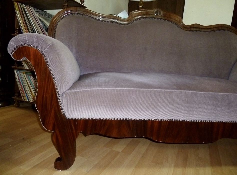 Elegancka sofa trzyosobowa bidermeier