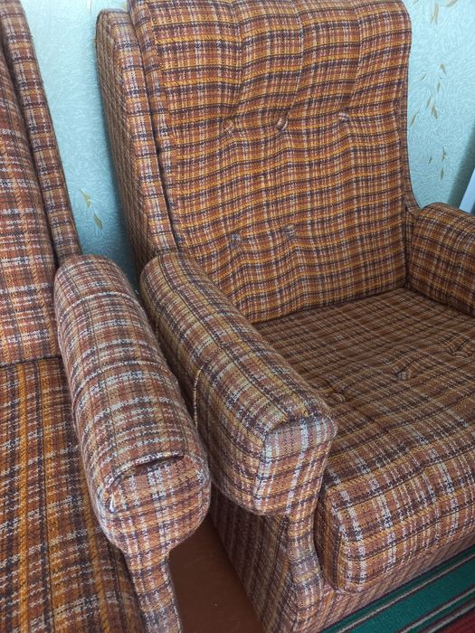 Продам диван с креслом
