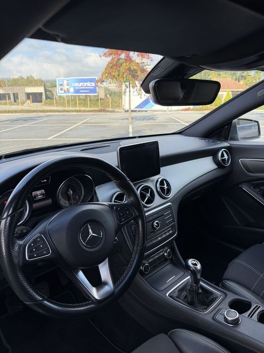 **Como Nova**Revisoes na marca**Mercedes-Benz CLA 180 Shooting Brake Urban | Gasolina | 110.000 km