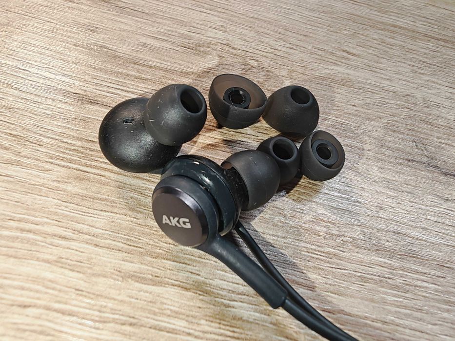 Słuchawki 6 szt. - AKG, Samsung, Sennheiser