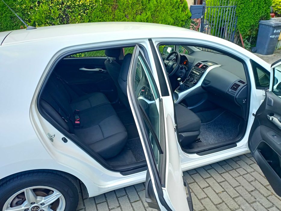 Niezawodna! Toyota Auris Lift 1.4 D4D 90KM Klma Alu 2011r Super Stan