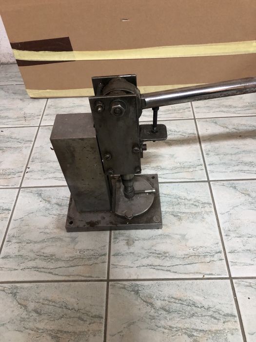 Prasa ręczna, poręczna, mały rozmiar, wysoka jakość materiałów
