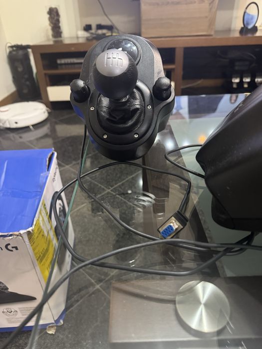 Volante + pedais + shifter (Mudanças)  logitech G29 driving forceracing Preto