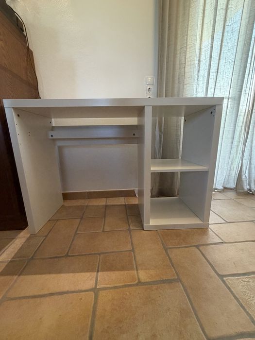 Secretária IKEA Branca + Cadeira de Escritório