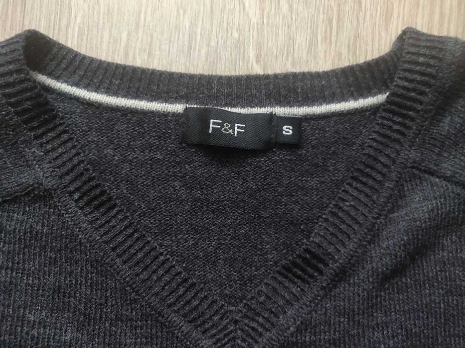 Свитер пуловер F & F (Англия) S р. 46- 48 т. цвет- графит.