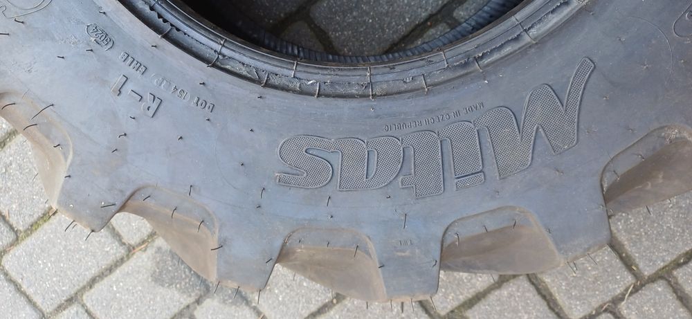 MITAS 325/70R18 MPT , pojedyńcza opona przemysłowa.