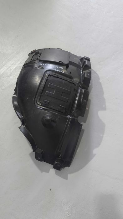 Cave de Roda BMW Serie 1 (F20/F21) Frente Direita