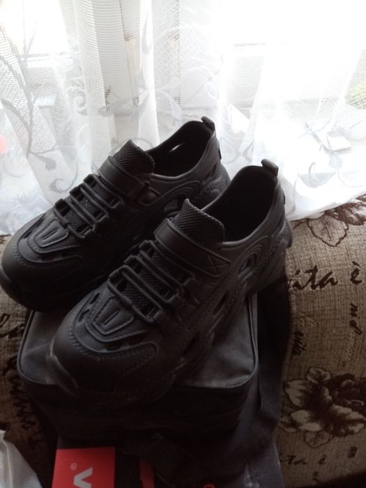 Sprzedam nowe buty damskie roz. 40/41
