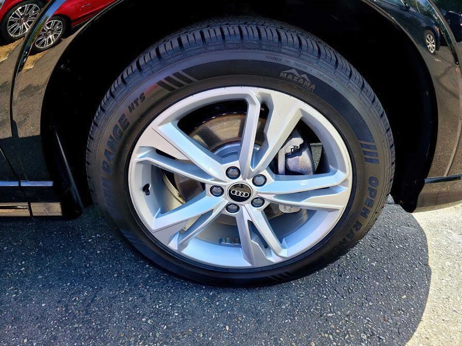 Audi Q3      2022