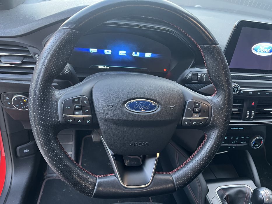 Ford Focus St-line X mhev