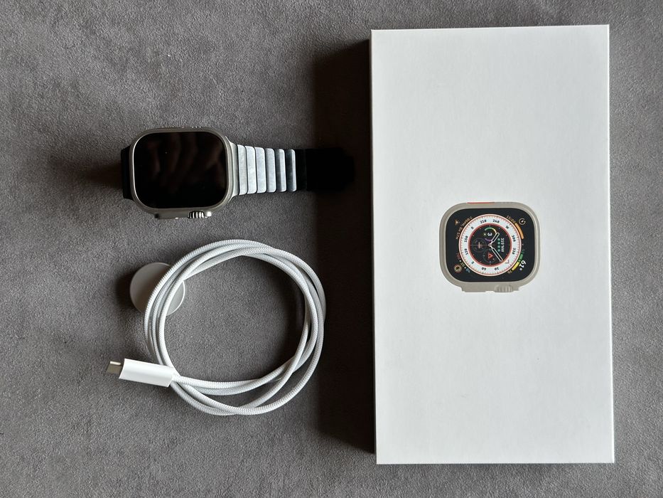 Apple Watch Ultra 1 49 mm GPS + Cellular | Caixa + 2 braceletes