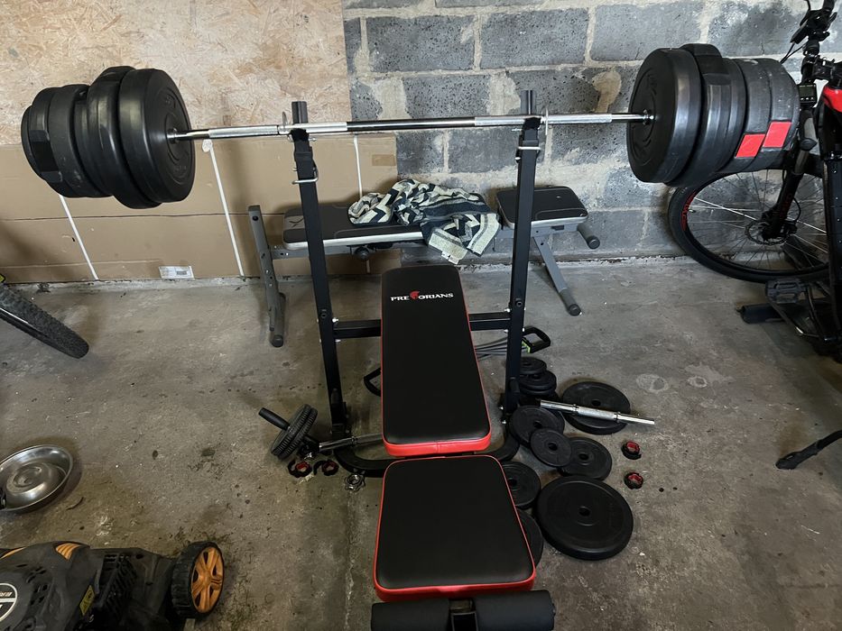 Ławka treningowa z gryfem