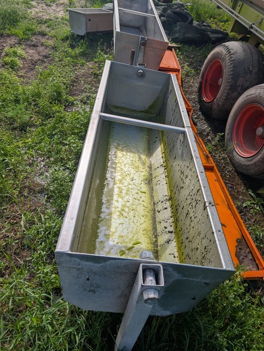 Poidło wannowe  dla bydła krów byków ze stali nierdzewnej.