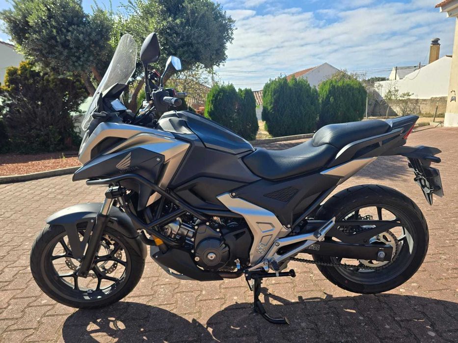 Honda NC750X de 2024