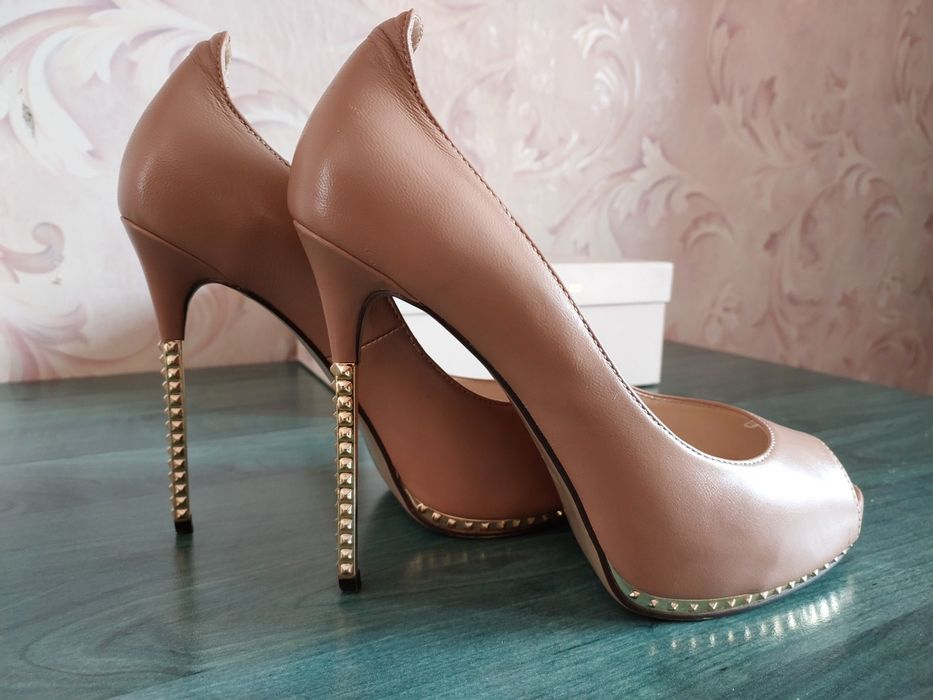 Туфлі італійського бренду Micini