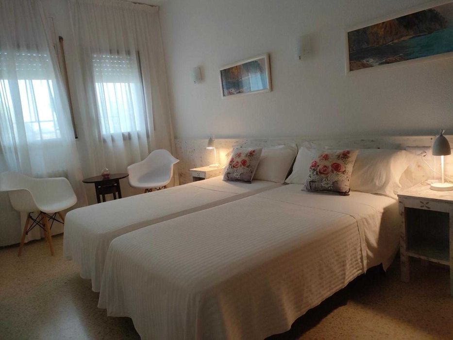 Quartos CASAL WC privado+Terraços e vistas sobre Lisboa. Na Graça. Entrada imediata.