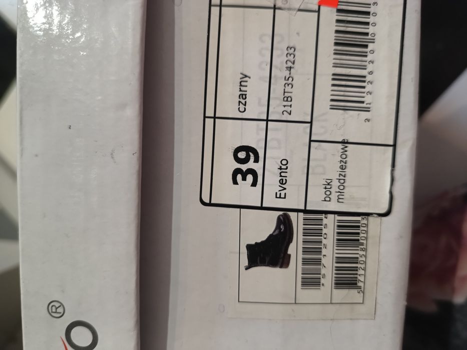 Botki czarne lakierowane