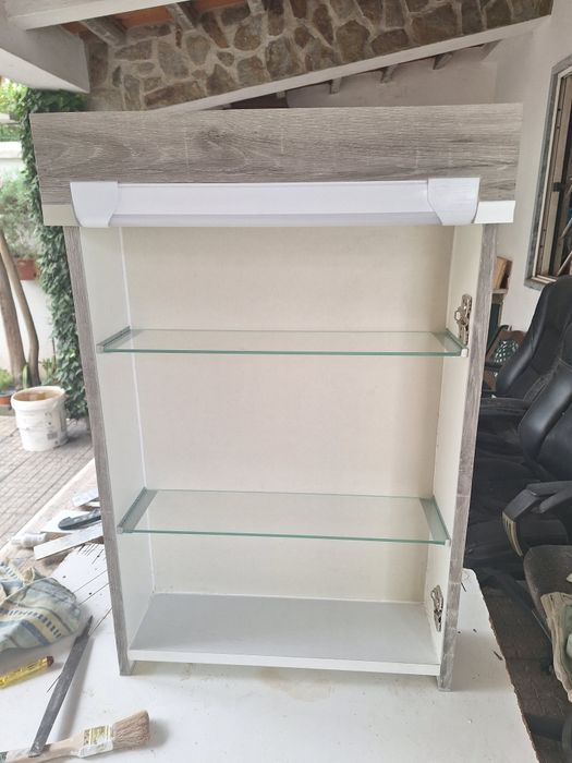 Armario de casa de banho