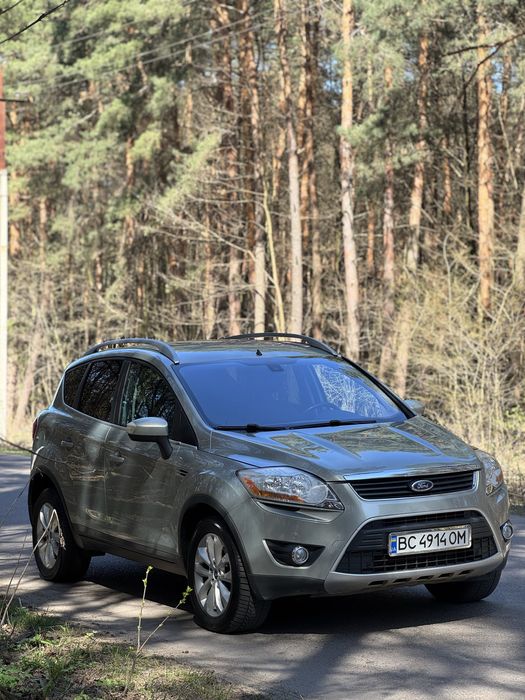 автомобіль Ford Kuga