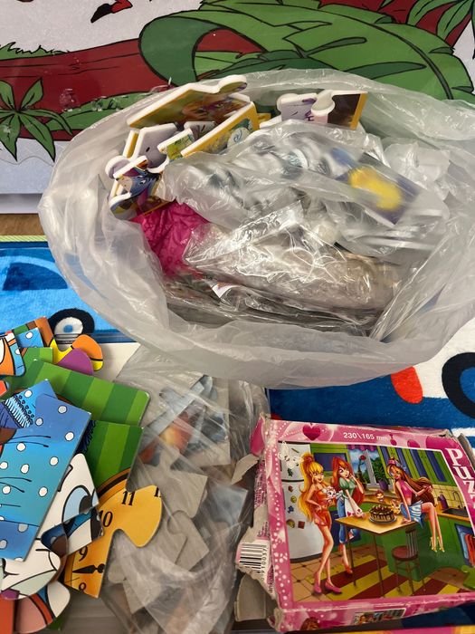 Пазлы мозаики книжки в долонь